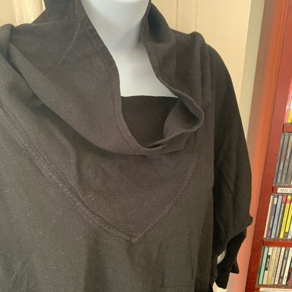 Cowl neck blouse/t-shirt with pockets - Picture 3 of 7